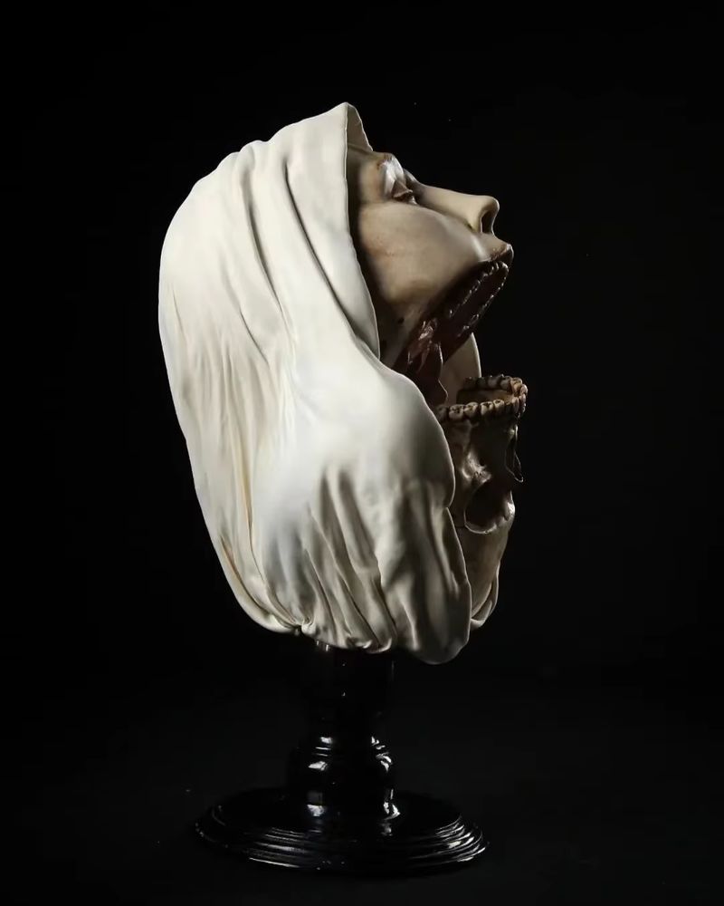 Transfiguratio Mortis Statue A - Resin Art Work recension och pris